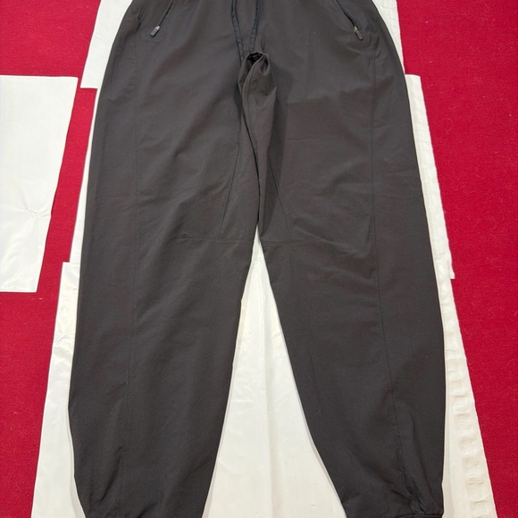 Lululemon Women's BLACK Joggers PANTS size 6 zippered Pockets Tie Stretch Waist - Picture 16 of 16